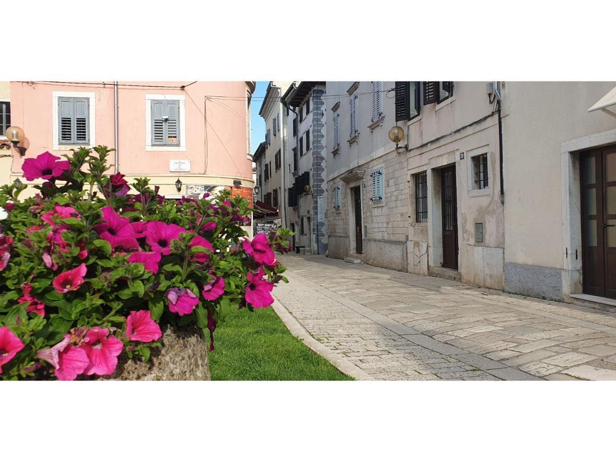 Eufrasiana Apartments Porec Ngoại thất bức ảnh